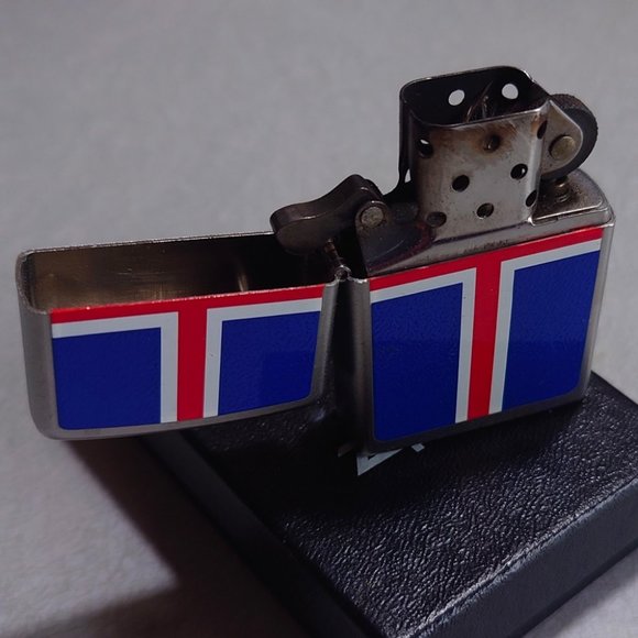 ZIPPO - Iceland Flag - Picture 3 of 3